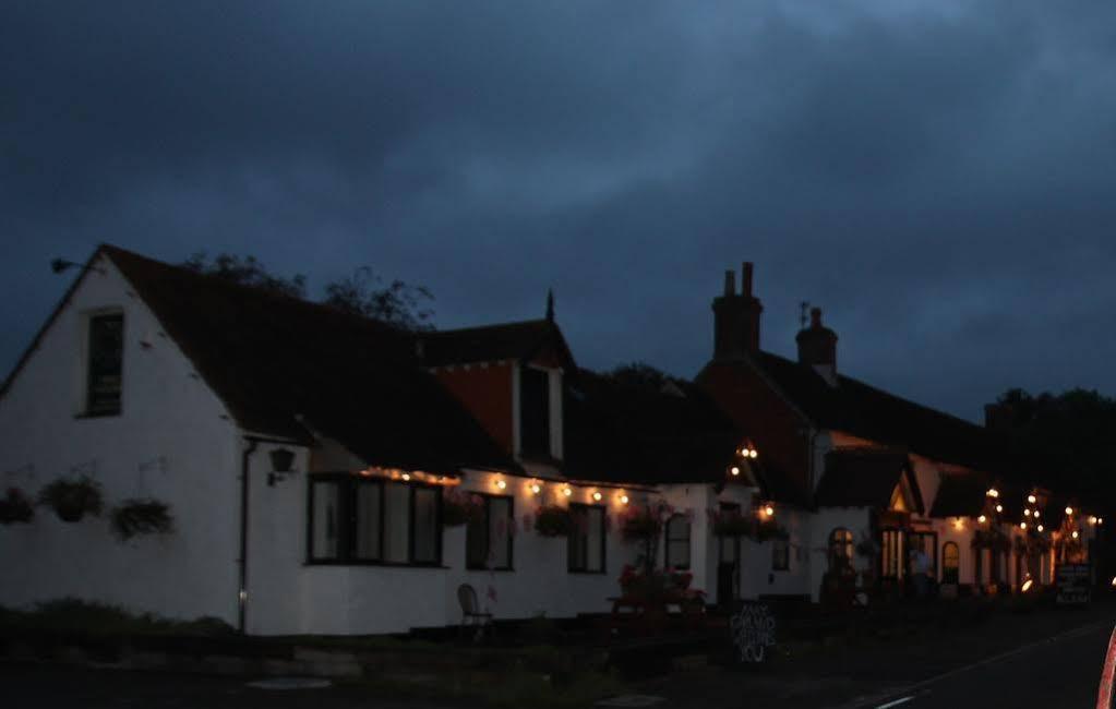 The May Garland Inn Hellingly Exterior foto